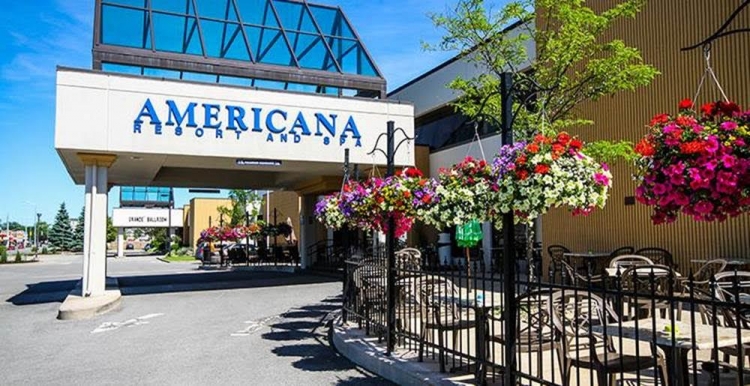 Americana Waterpark Resort And Spa Lundys Lane Niagara Falls